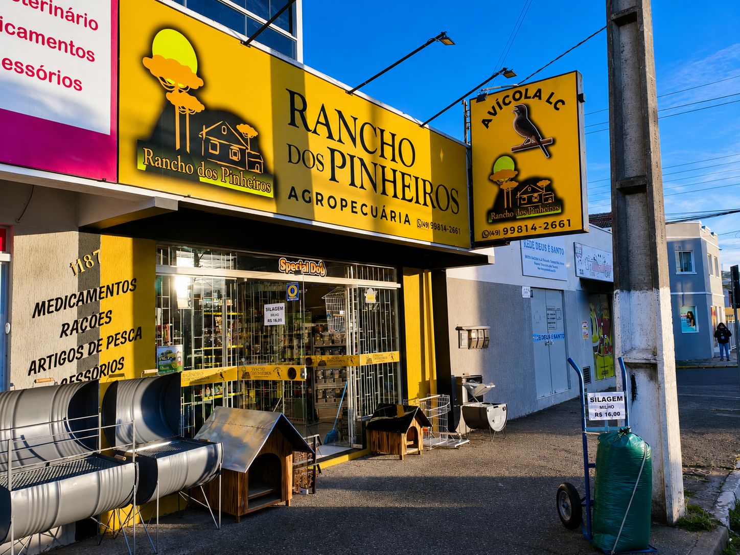 Fachada da Agropecuária Rancho dos Pinheiros